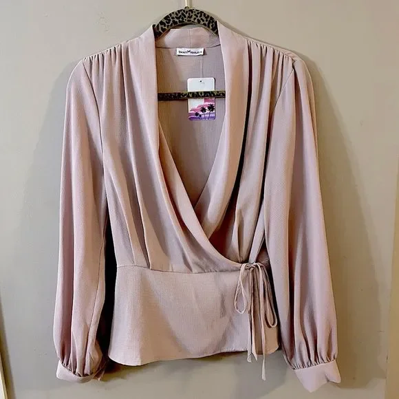 NWT Dainty Hooligan Smooth Talker Blush Wrap Blouse LARGE - Picture 2 of 11